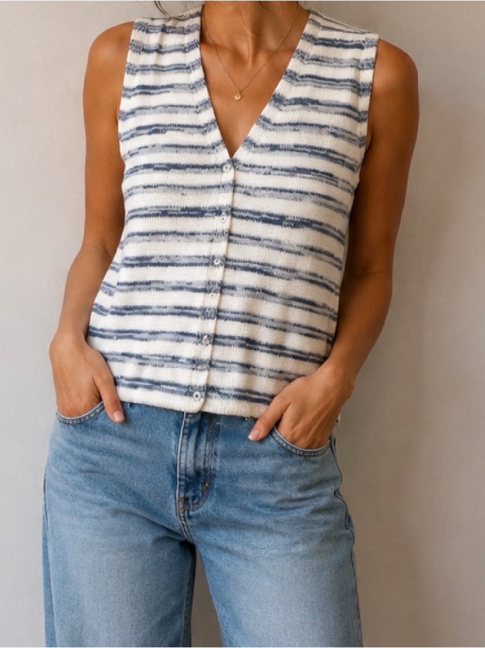 Universal Thread Striped Button Front Sweater Vest Sz M